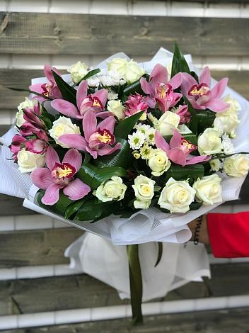 Букет цветов из: Розы и Хризантемы в Харпе