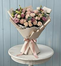 Букет цветов из:  Розы и Лизиантусы в Харпе