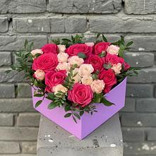 Цветочная композиция из Розы в коробке в Харпе