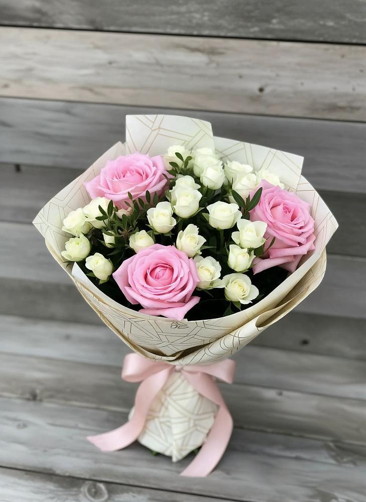 Букет цветов из: Розы в Харпе