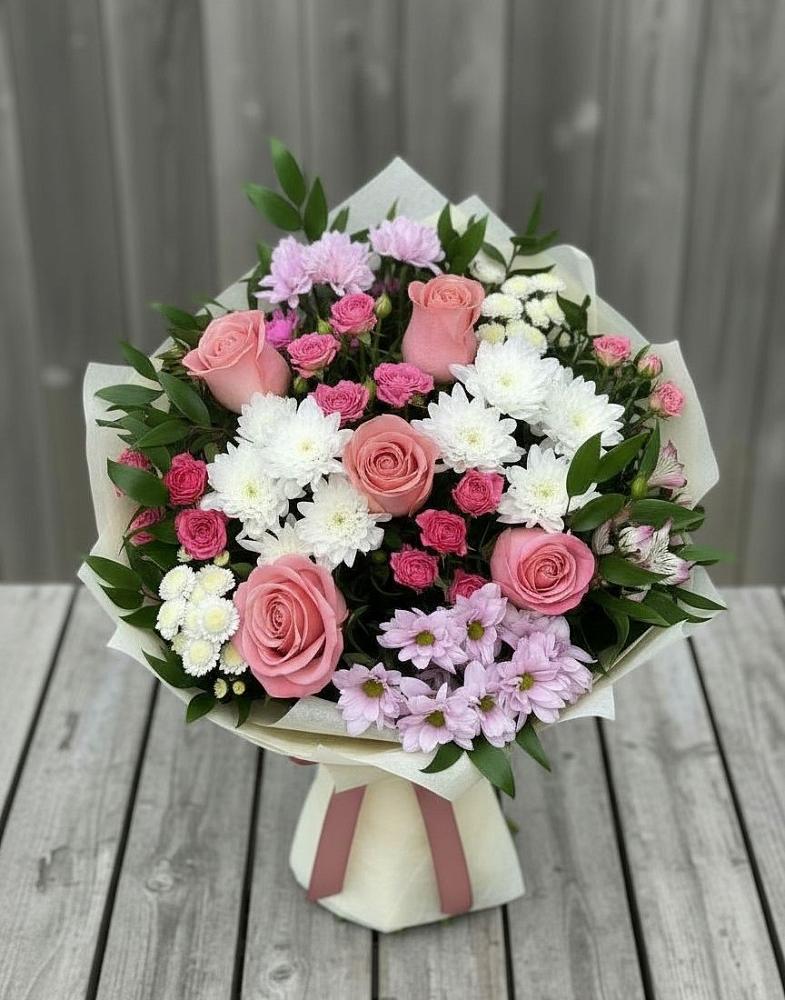Букет цветов из: Альстромерии, Гвоздики, Розы и Хризантемы в Харпе