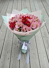 Букет цветов из:  Альстромерии в Харпе