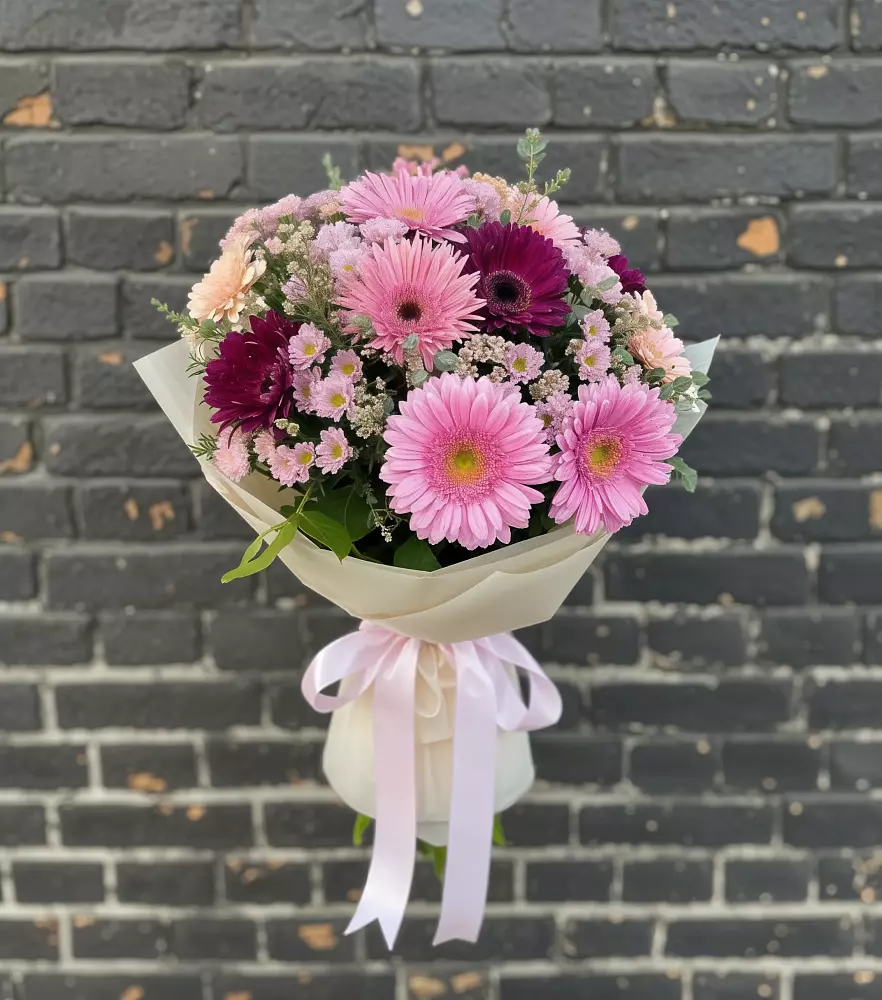 Букет цветов из: Герберы и Хризантемы в Харпе