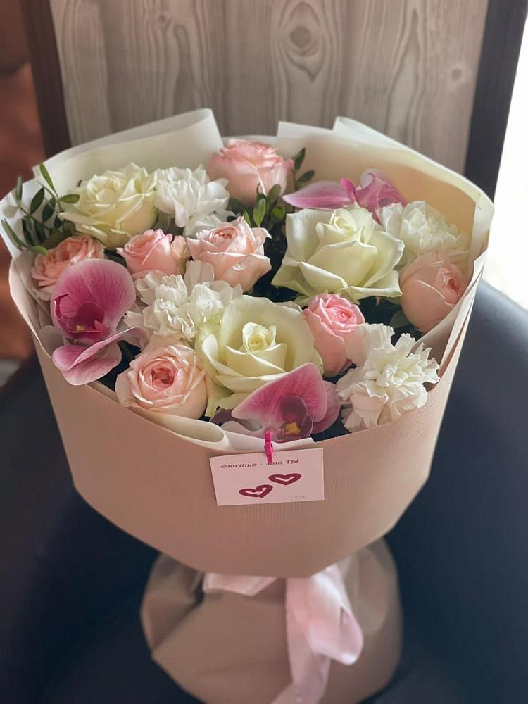 Букет цветов из: Орхидеи, Розы и Гвоздики в Харпе