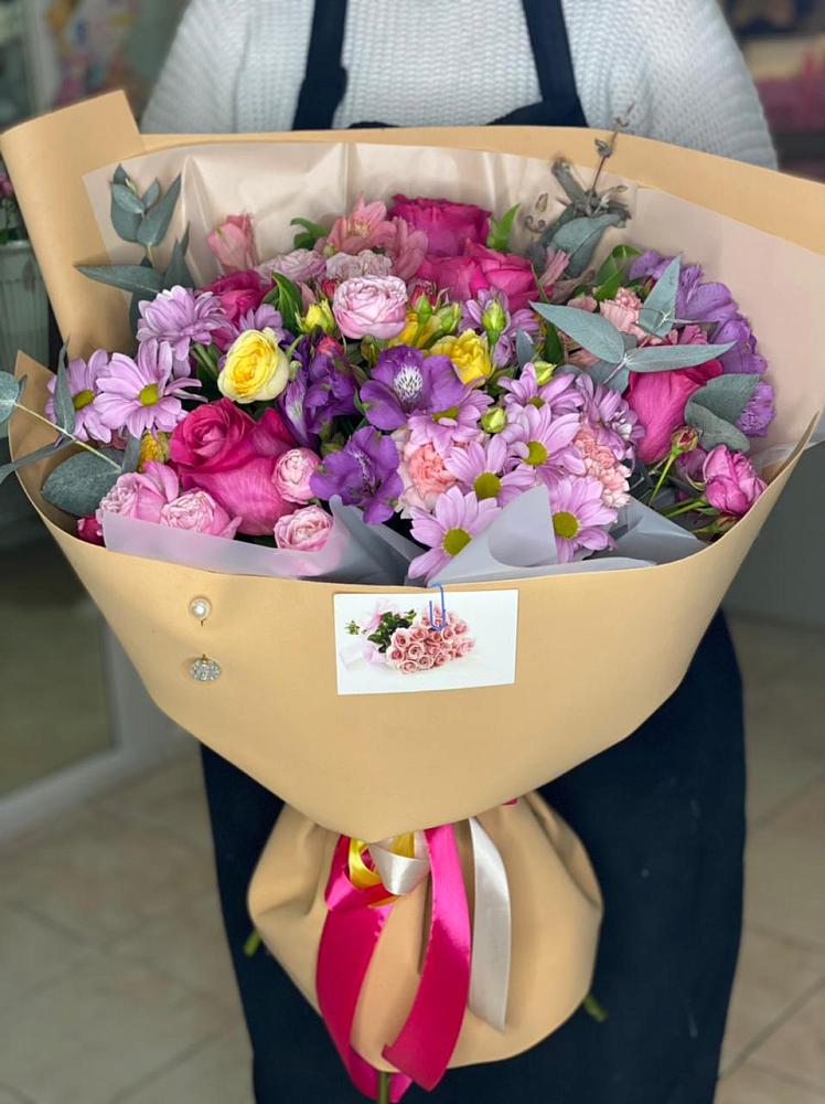 Букет цветов из: Хризантемы, Гвоздики и Альстромерии в Харпе