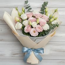 Букет цветов из:  Лизиантусы в Харпе