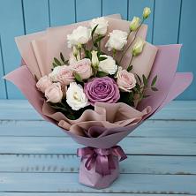 Букет цветов из:  Розы и Лизиантусы в Харпе