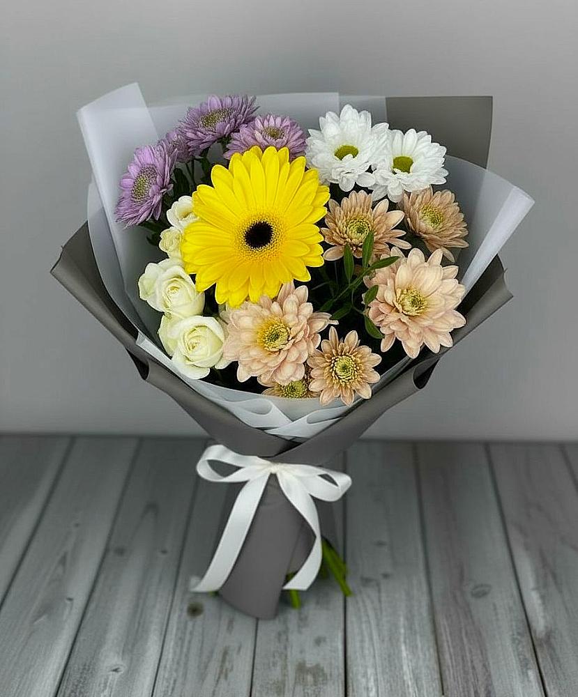 Букет цветов из: Розы, Герберы и Хризантемы в Харпе
