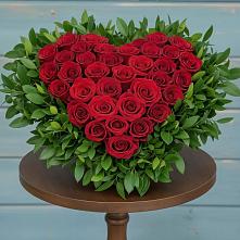 Цветочная композиция из Розы в виде сердца в Харпе