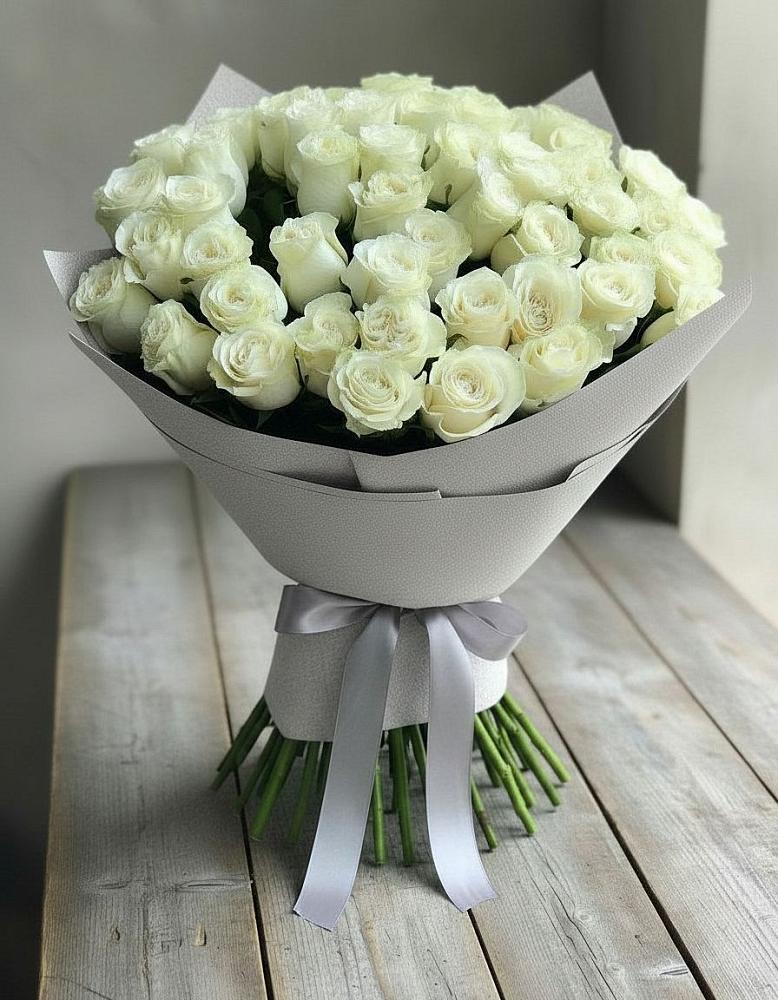 Букет 35 Белых роз в Харпе