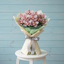 Букет цветов из:  Орхидеи и Розы в Харпе