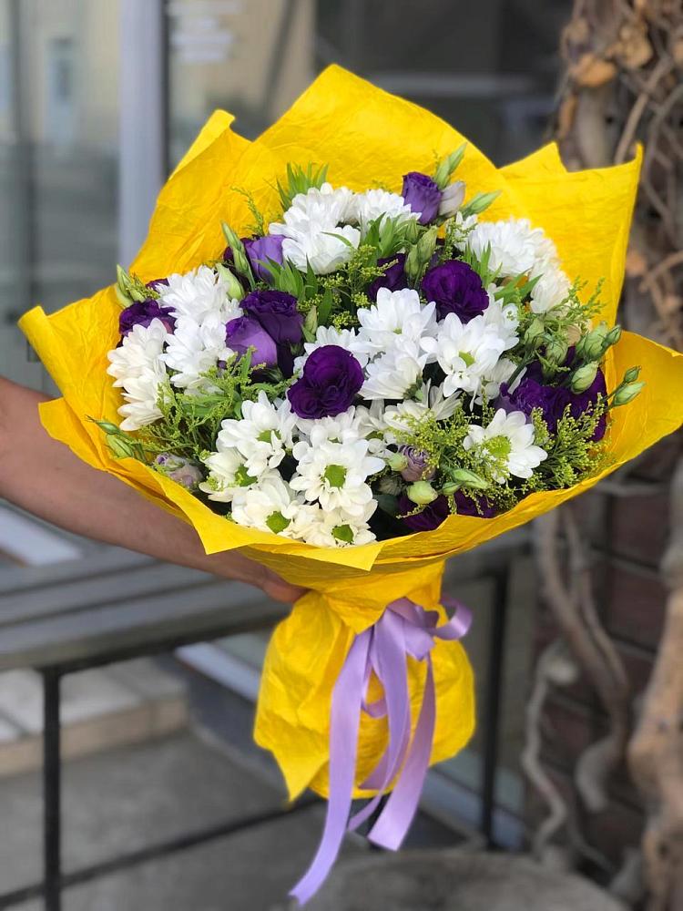 Букет цветов из: Ирисы, Хризантемы и Ромашки в Харпе