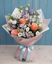 Букет цветов из:  Лизиантусы, Розы, Альстромерии и Гипсофила в Харпе