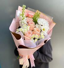 Букет цветов из:  Хризантемы и Розы в Харпе