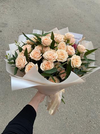 Букет Кремовые розы Латте в Харпе