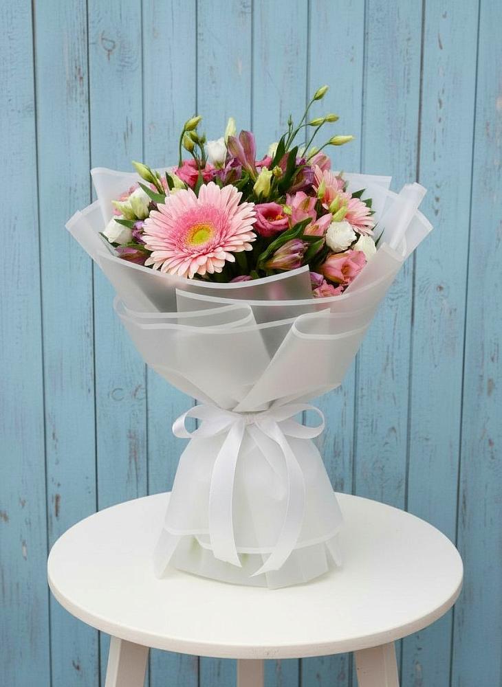 Букет цветов из: Герберы, Альстромерии и Лизиантусы в Харпе