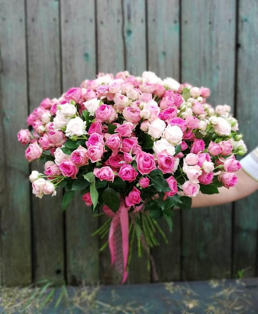 Букет Розовые кустовые розы Натали и Лав Лидия в Харпе