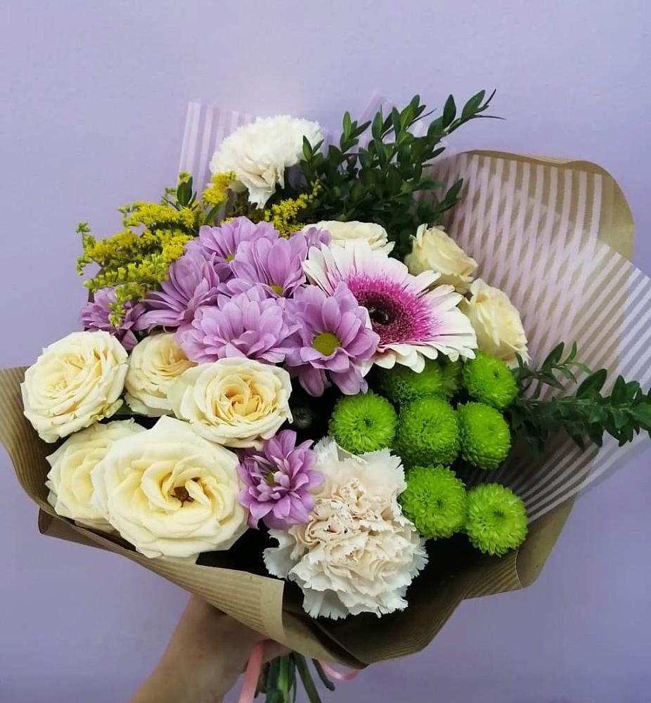 Букет цветов из: Хризантемы, Розы, Гвоздики и Герберы в Харпе