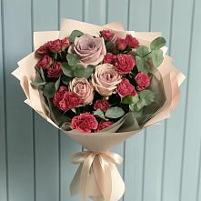 Букет цветов из:  Гвоздики и Розы в Харпе
