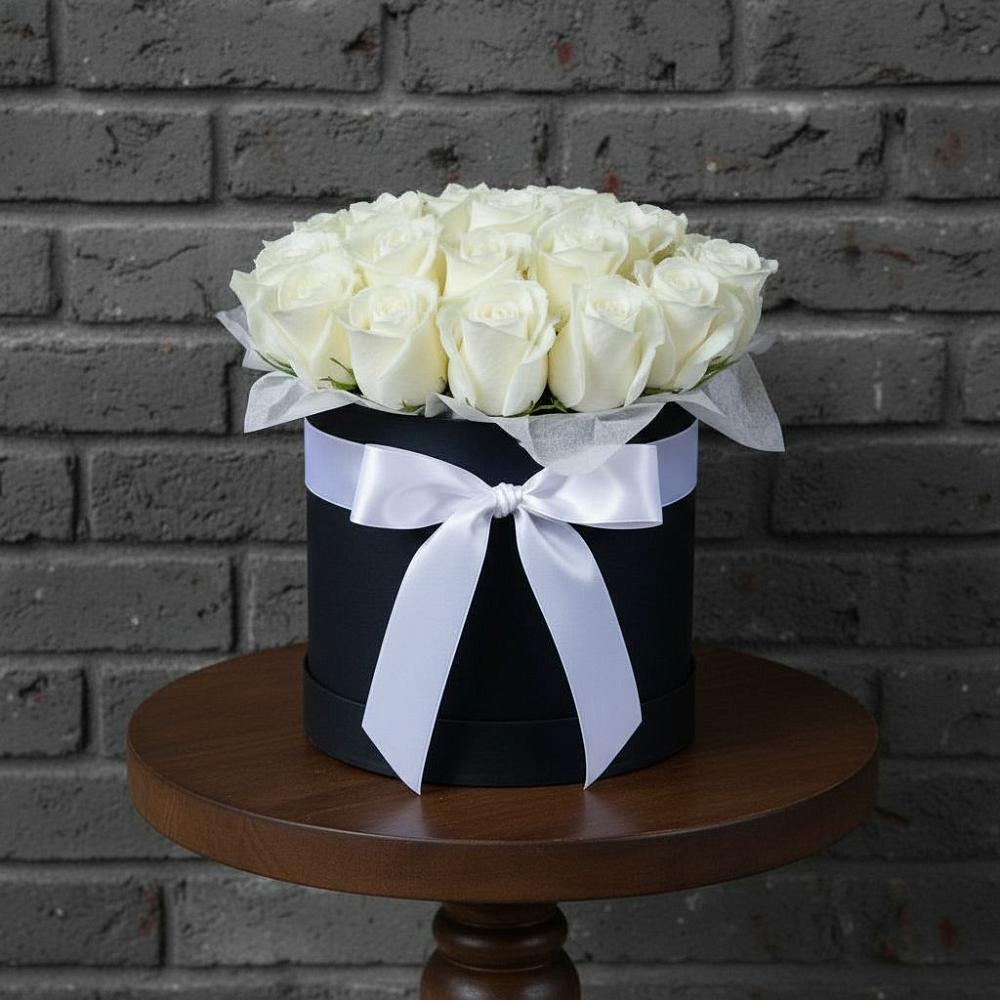 Цветочная композиция из Розы в шляпной коробке в Харпе