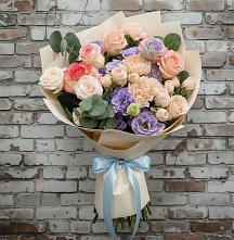 Букет цветов из:  Розы, Лизиантусы и Гвоздики #REPLACE_PRED# Харпе